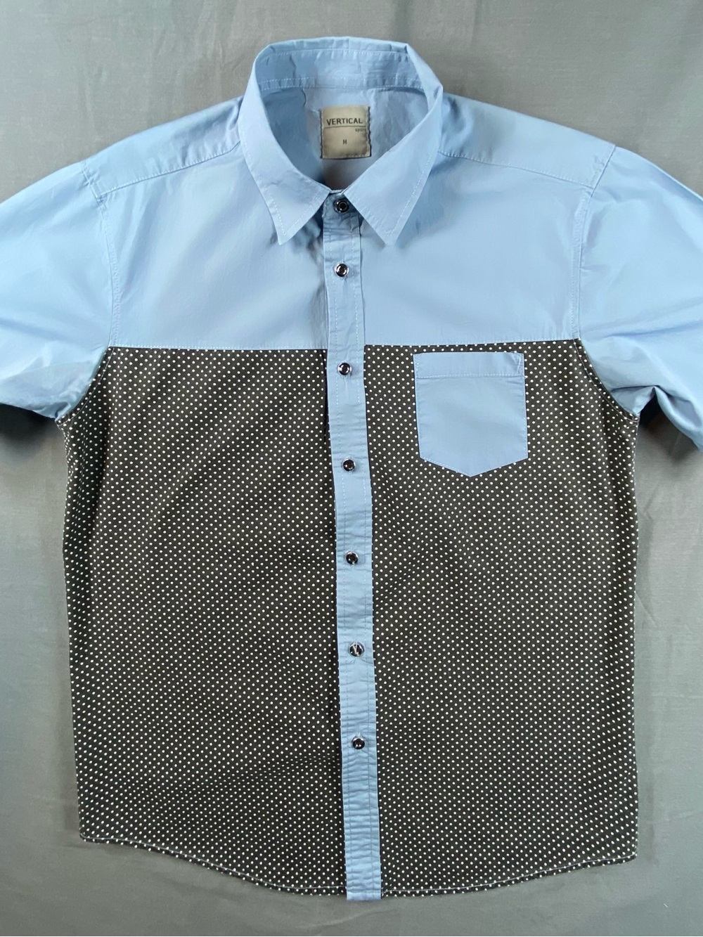 VERTICAL Men’s Two-Tone Light Blue and Black Polka Dot Short Sleeve Shirt